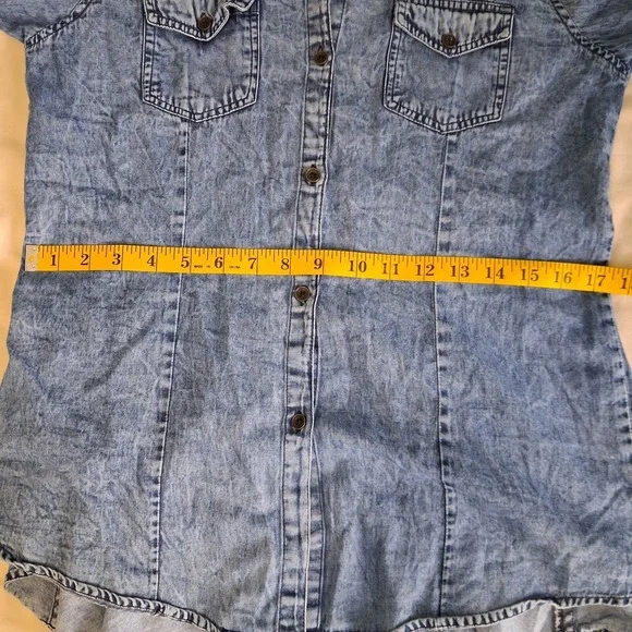 Nostalgia Womens M Embroidered Back Denim Chambray Button Up Top Western Cowgirl - Picture 6 of 14